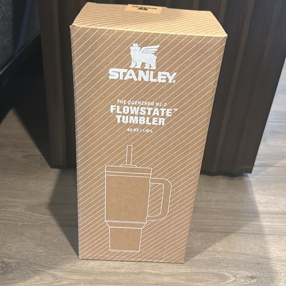 40oz Stanley tumbler - Picture 4 of 4